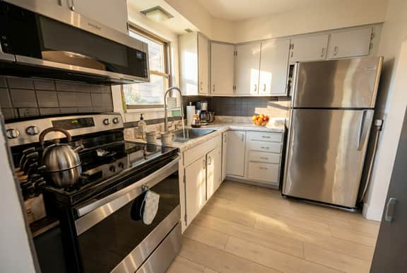 Lake Shore Cottage- Decatur, IL - Image 5